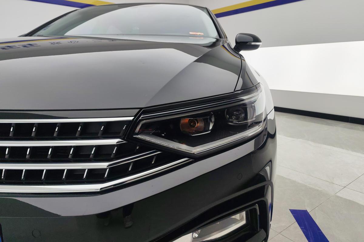 二手迈腾 2023款 200万辆纪念版 330TSI DSG领先型图片2