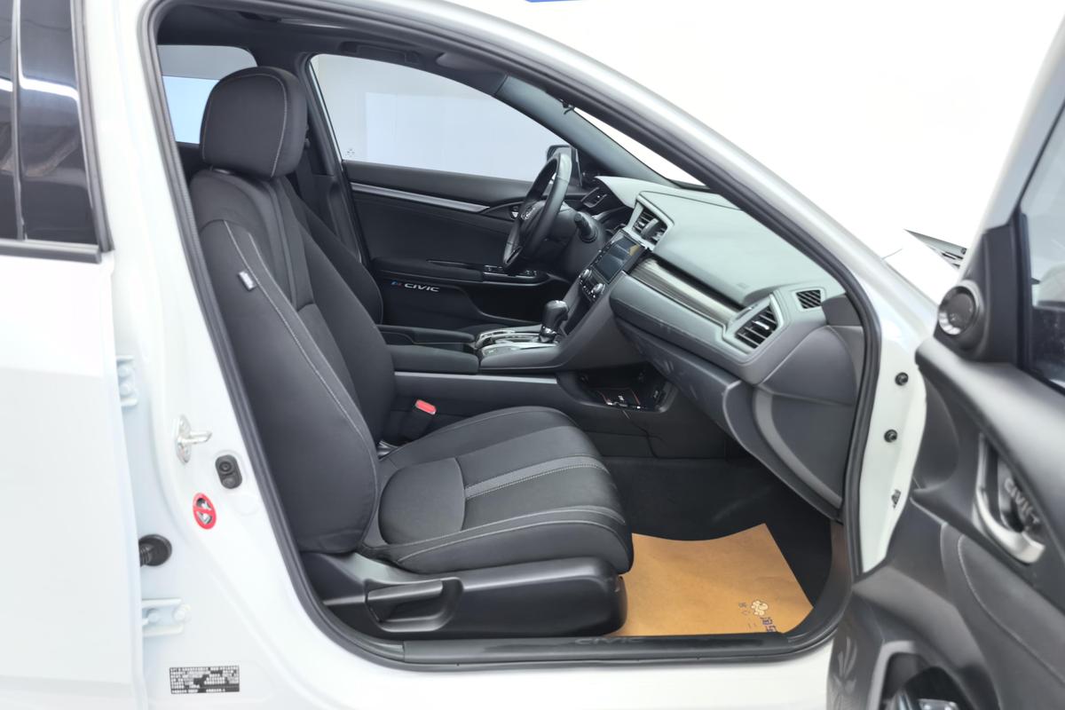二手思域 2020款 HATCHBACK 220TURBO CVT新锐控图片6