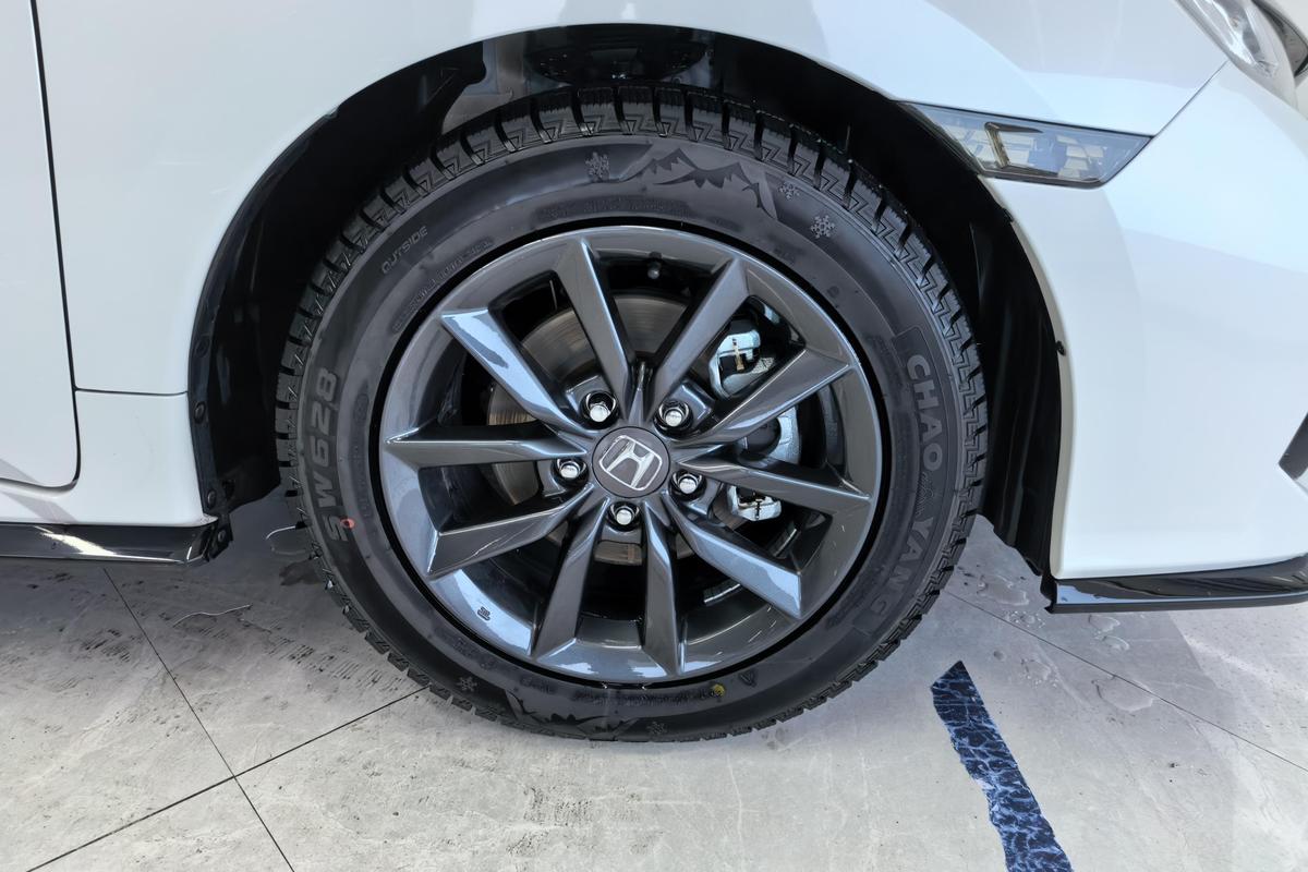 二手思域 2020款 HATCHBACK 220TURBO CVT新锐控图片5