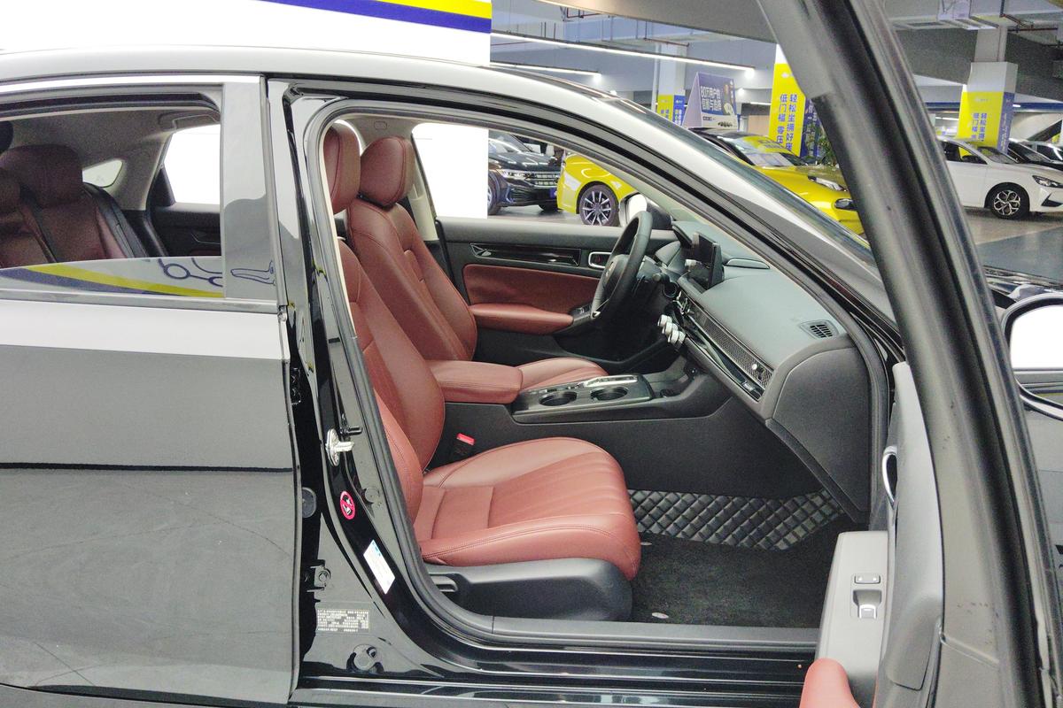 二手思域 2023款 HATCHBACK 2.0L e:HEV 极曜版图片6