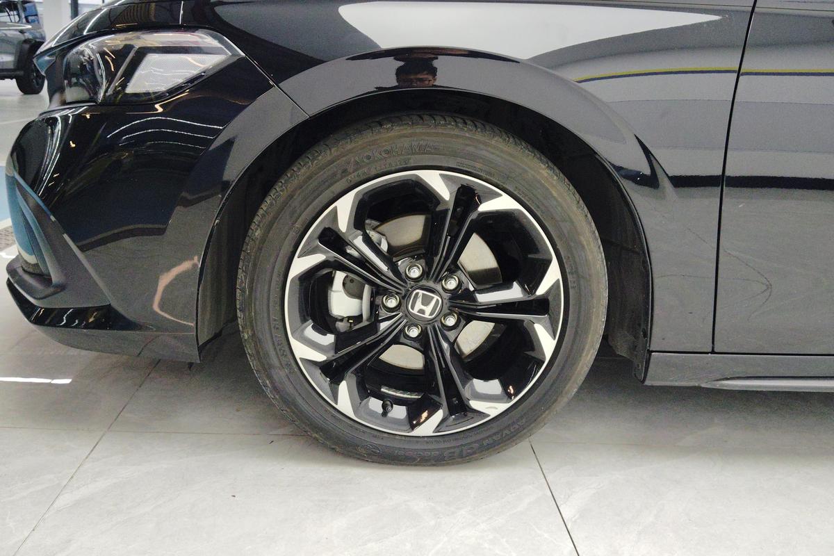 二手思域 2023款 HATCHBACK 2.0L e:HEV 极曜版图片5