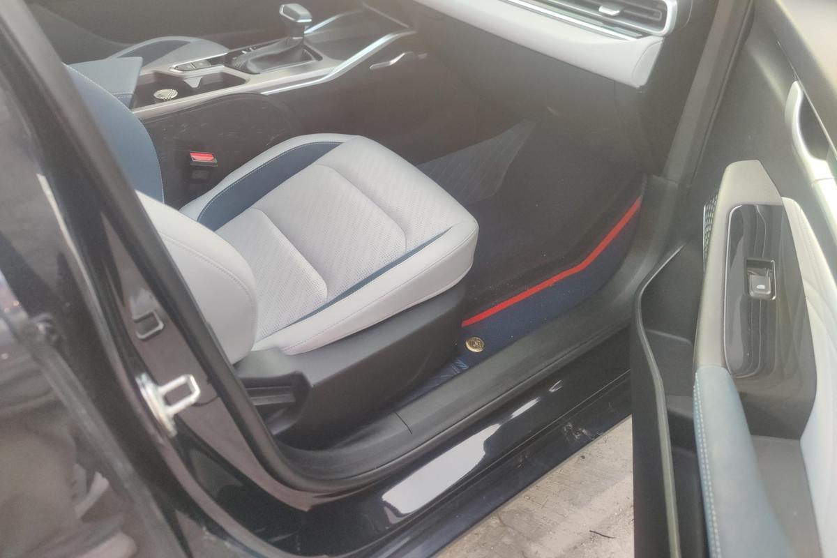 二手帝豪 2022款 第4代 1.5L CVT旗舰型图片6