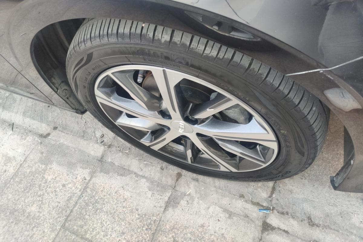 二手帝豪 2022款 第4代 1.5L CVT旗舰型图片5