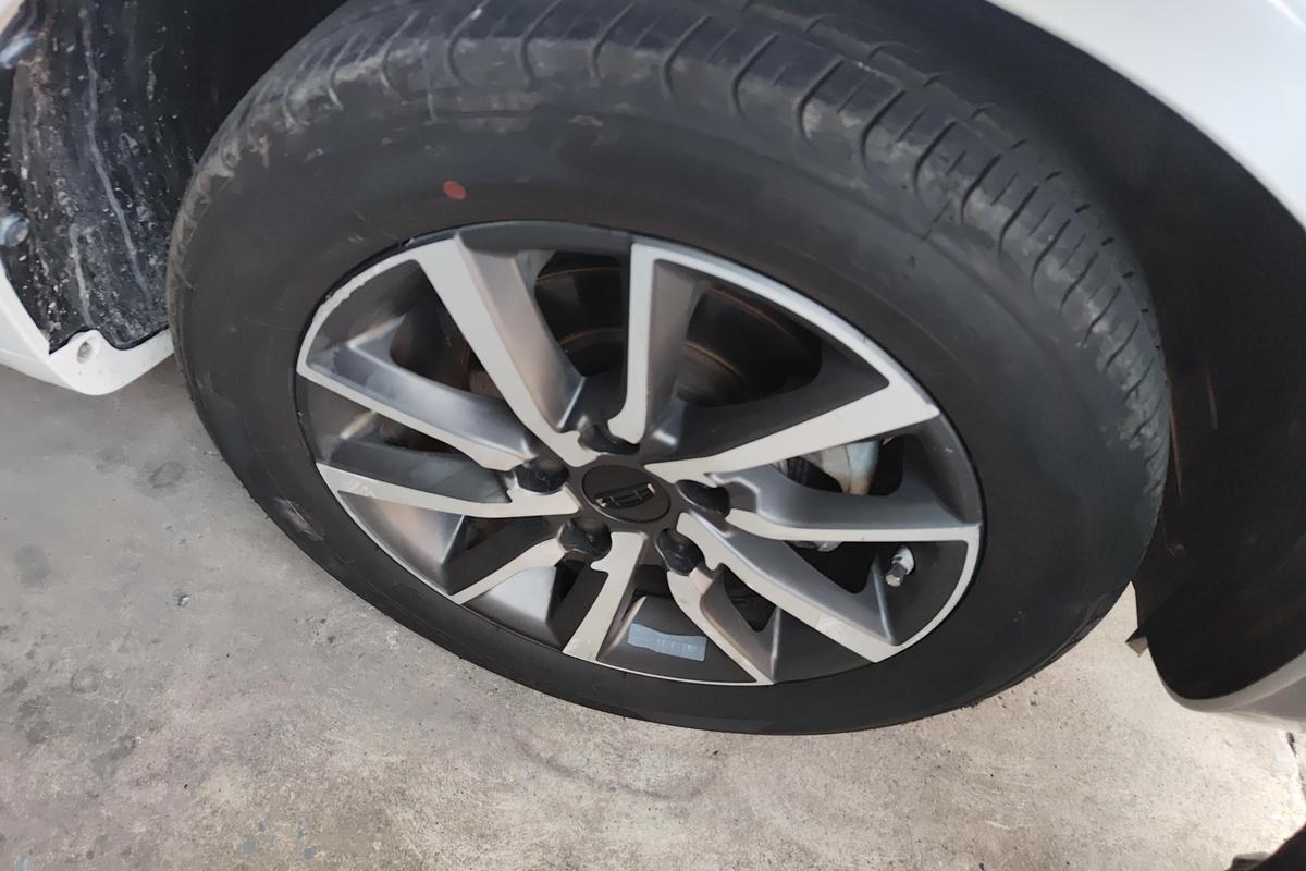 二手帝豪 2019款 领军版 1.5L CVT向上互联型 国VI图片5