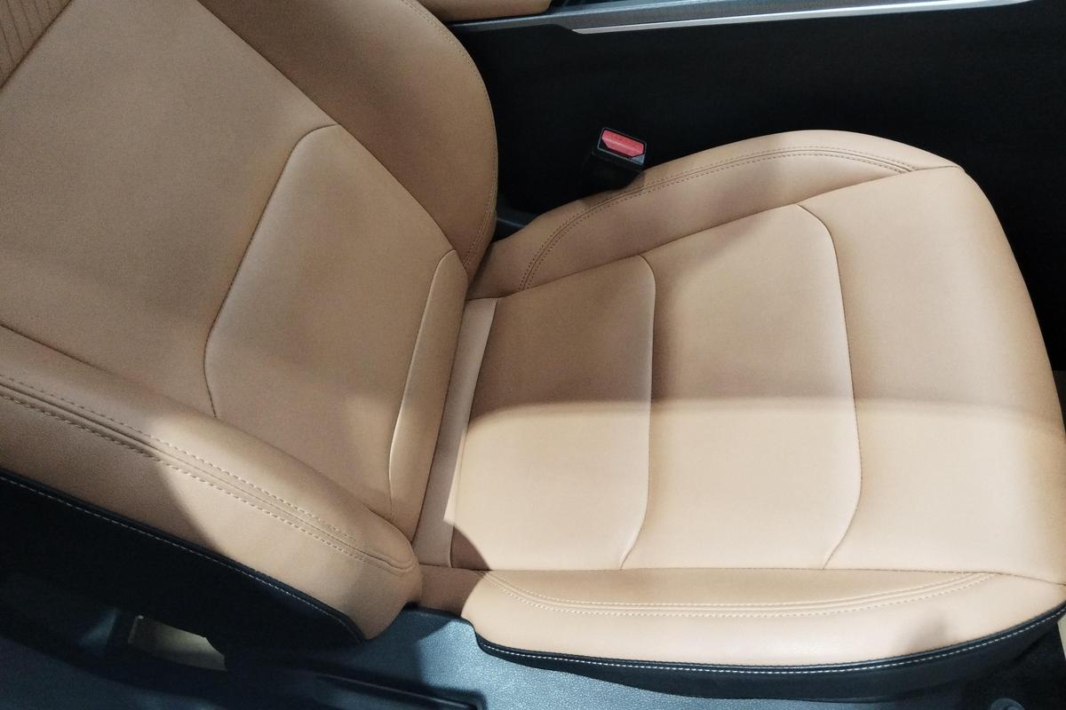 二手帝豪 2025款 第4代 1.5L CVT旗舰型图片6