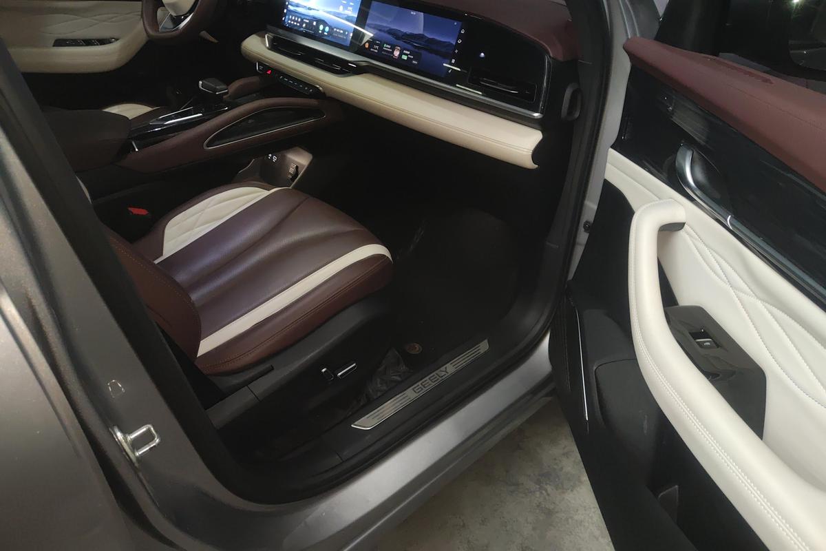 二手星越L 2021款 2.0TD 高功自动四驱旗舰型图片6