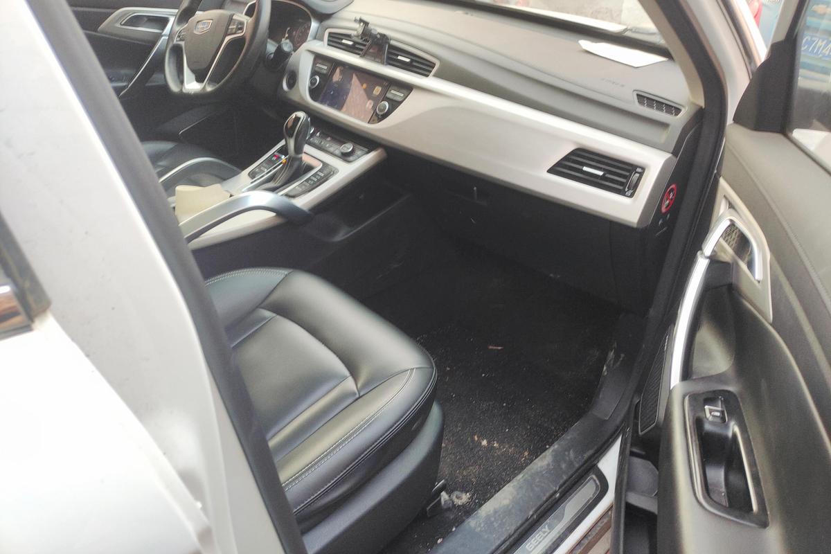 二手博越 2018款 1.8TD 自动两驱智联型4G互联版图片6