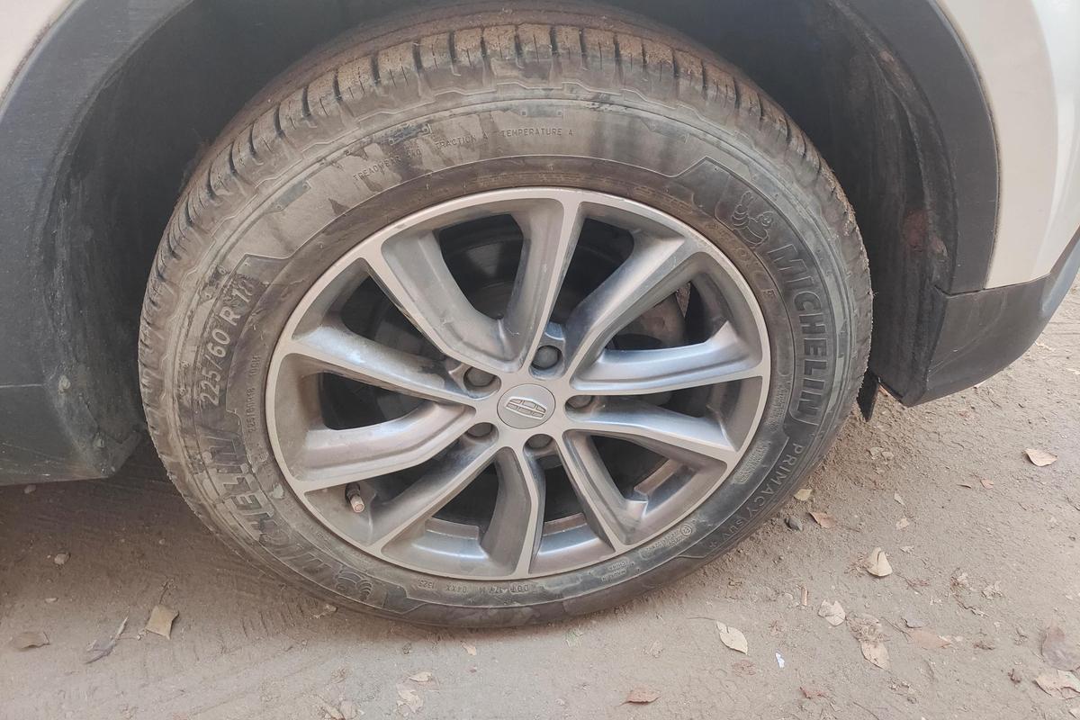 二手博越 2018款 1.8TD 自动两驱智联型4G互联版图片5