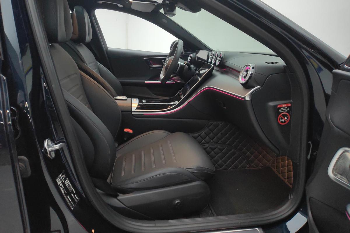 二手奔驰C级 2023款 改款 C 260 L 皓夜运动版图片6