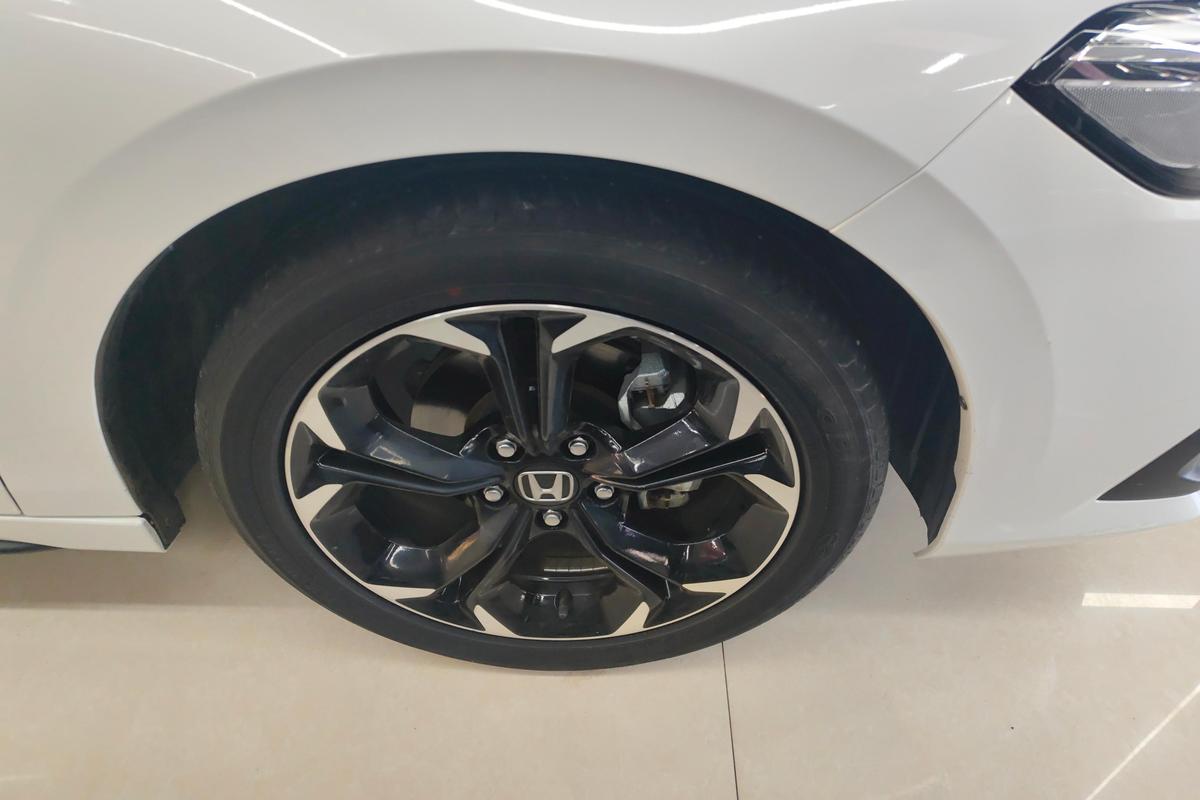 二手思域 2023款 HATCHBACK 240TURBO CVT极锐版图片5