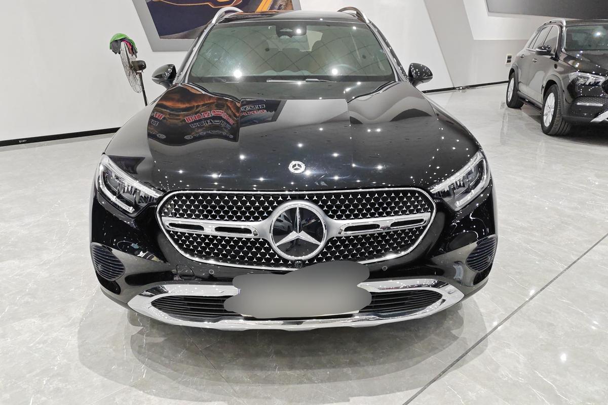 二手奔驰GLC 2024款 GLC 260 L 4MATIC 动感型 7座图片3