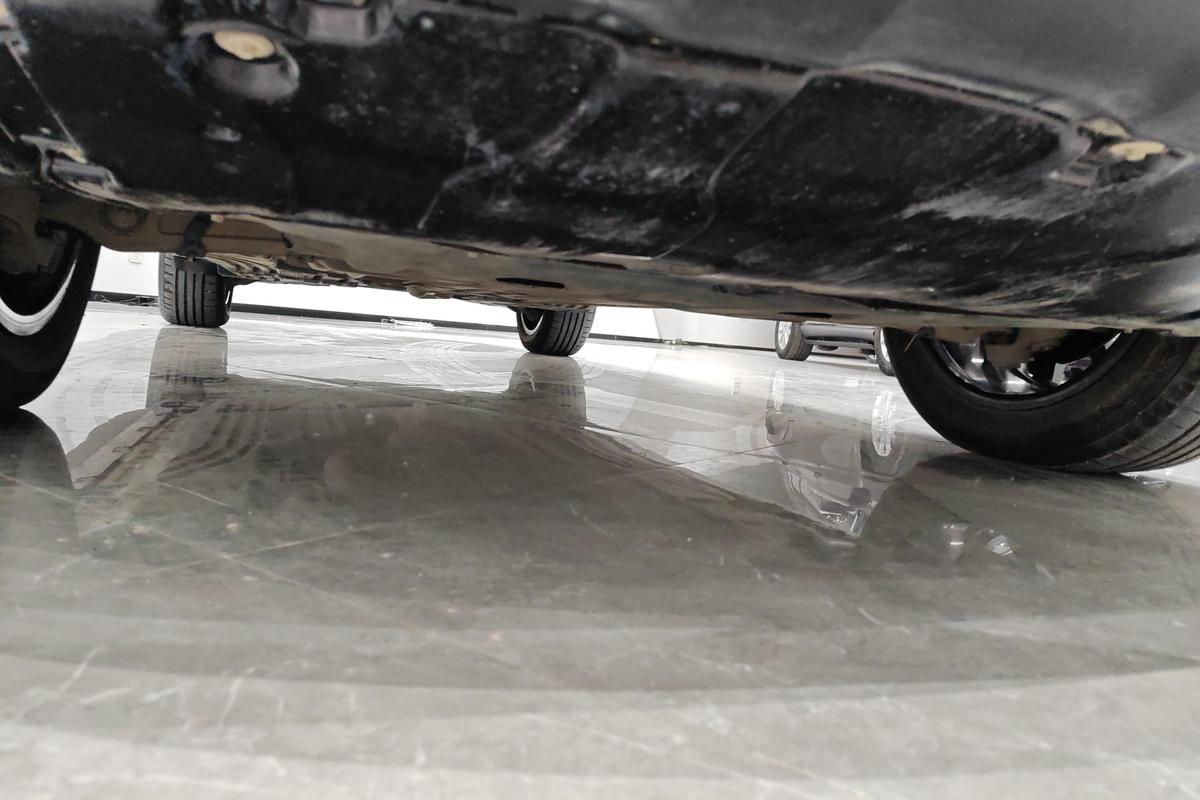 二手奔驰GLC 2024款 GLC 260 L 4MATIC 动感型 7座图片4