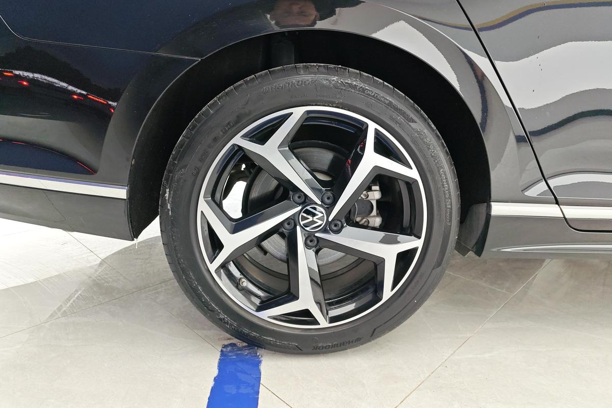 二手迈腾 2023款 200万辆纪念版 330TSI DSG豪华型图片5