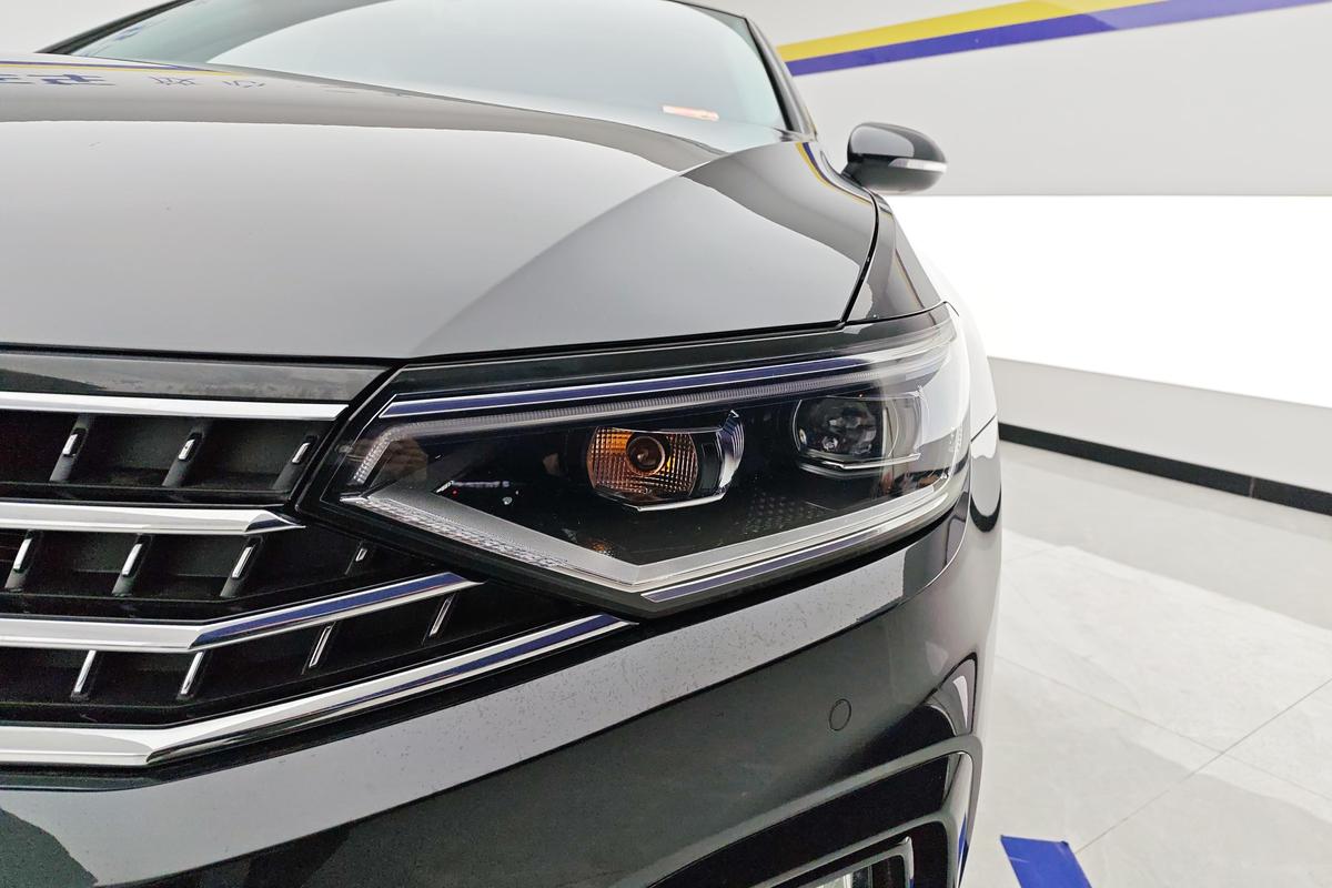 二手迈腾 2023款 200万辆纪念版 330TSI DSG豪华型图片2