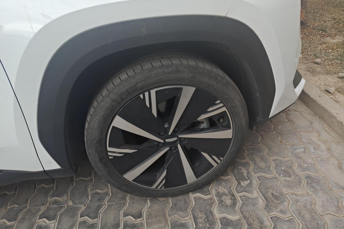 二手博越L 2023款 1.5T 雷神Hi·F Super睿图片5