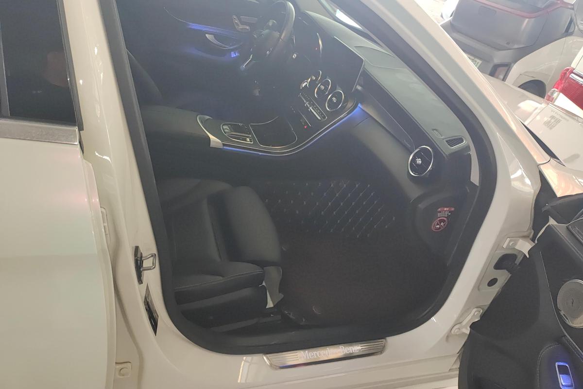 二手奔驰C级 2019款 改款 C 260 L 运动版图片6