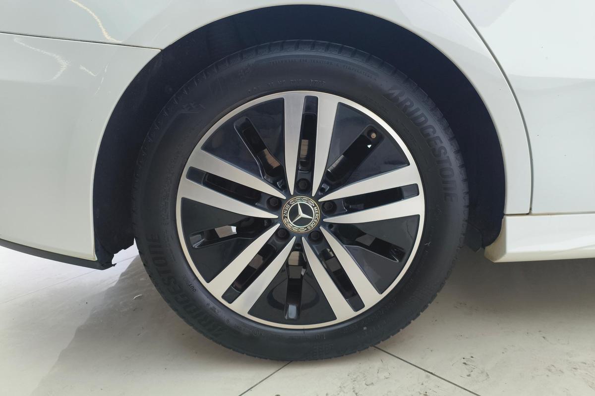 二手奔驰A级 2019款 A 180 L 运动轿车图片5