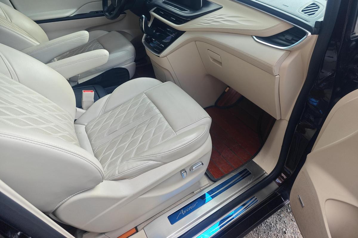 二手别克GL8 2020款 Avenir 六座贤礼版图片6