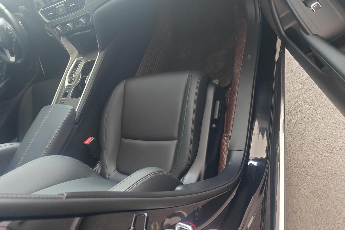 二手雅阁 2022款 锐·混动 2.0L 锐领版图片6