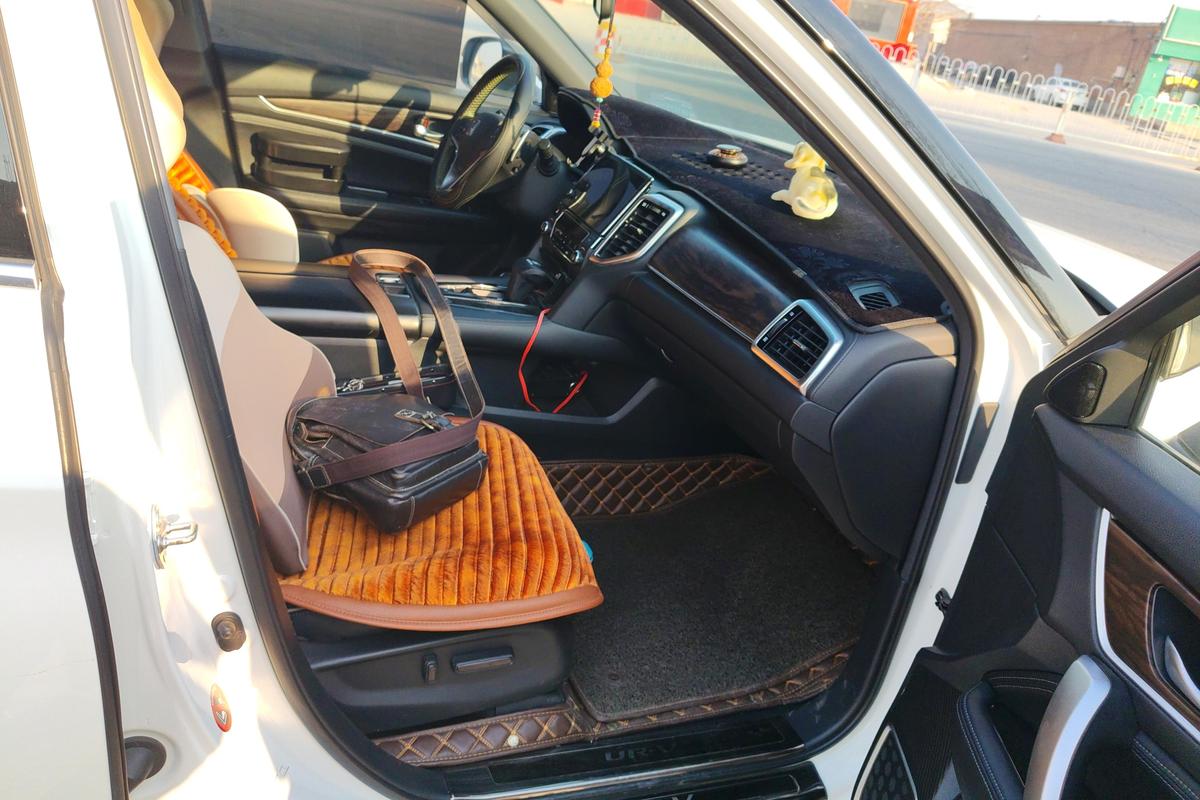 二手本田UR-V 2017款 240TURBO 两驱经典版 国V图片6