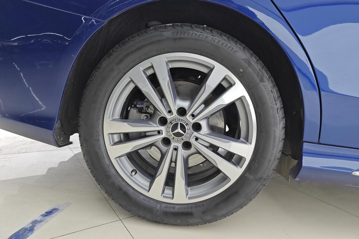 二手奔驰C级 2019款 C 180 L 时尚型运动版图片5