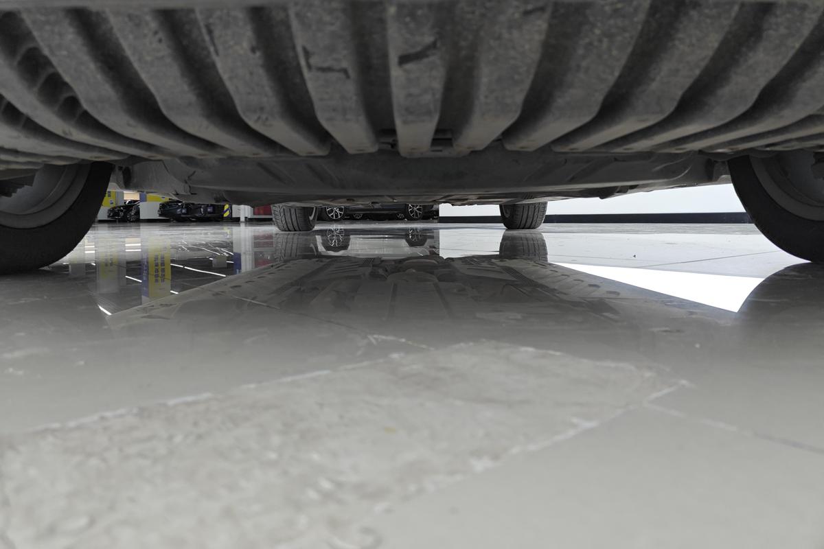 二手奔驰C级 2019款 C 180 L 时尚型运动版图片4