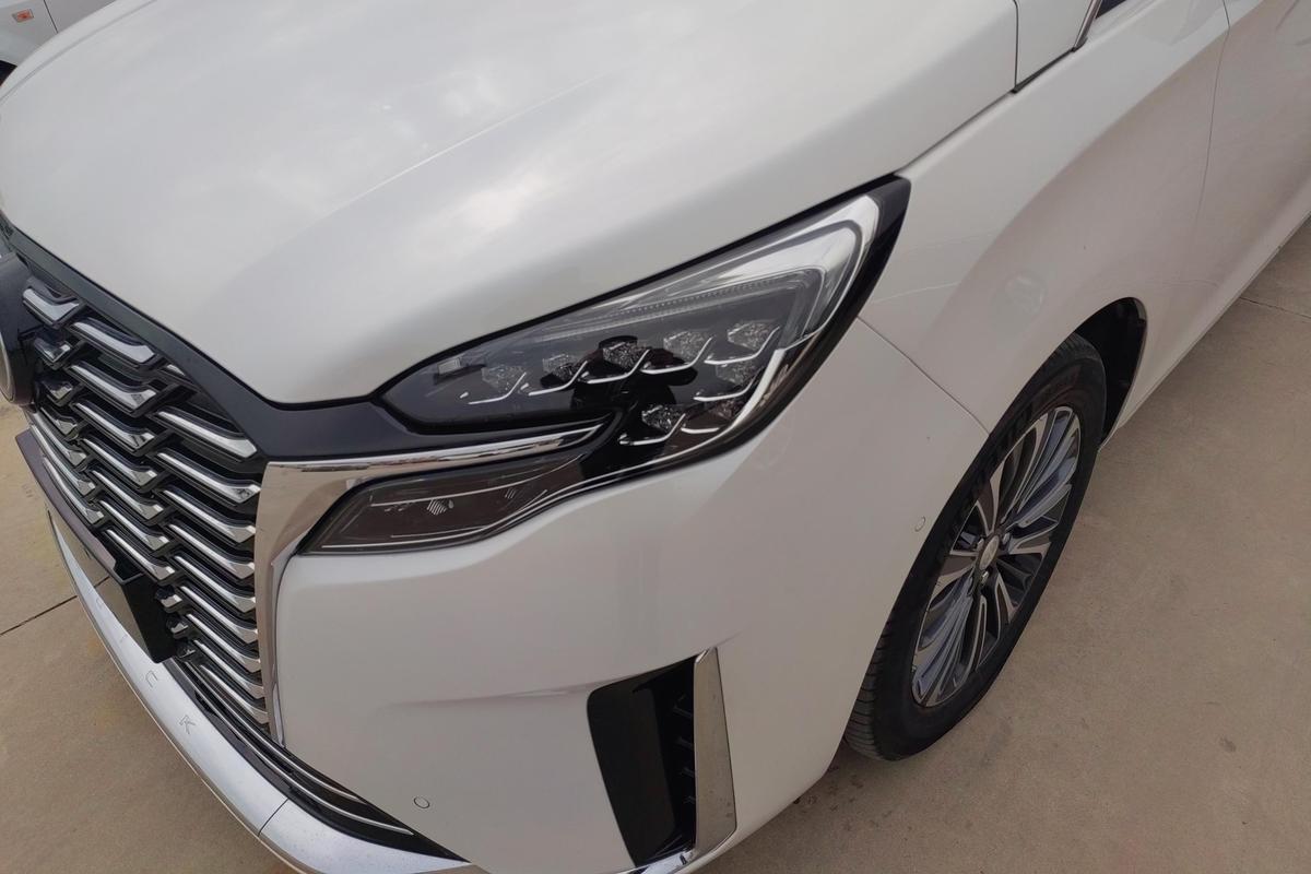 二手别克GL8 2023款 ES陆尊 2.0T 旗舰型图片2