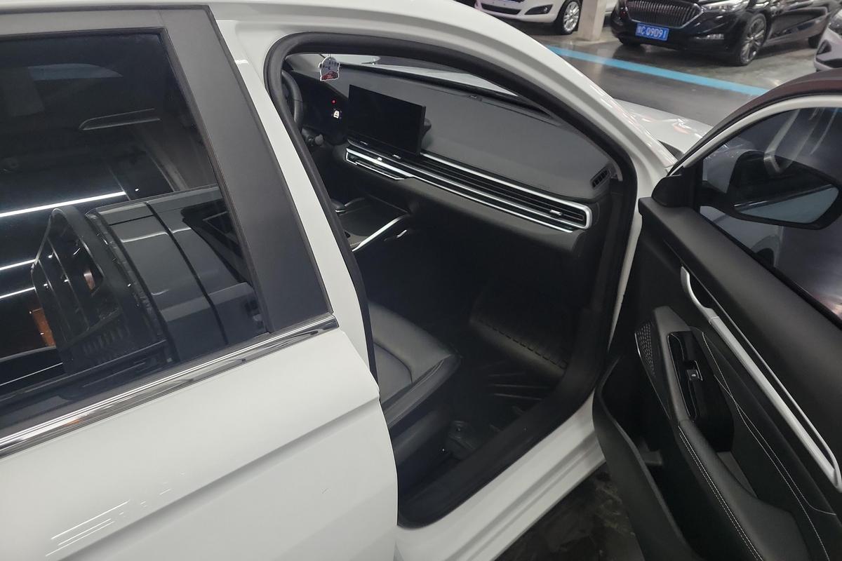 二手帝豪 2023款 第4代 冠军版 1.5L CVT尊贵型图片6