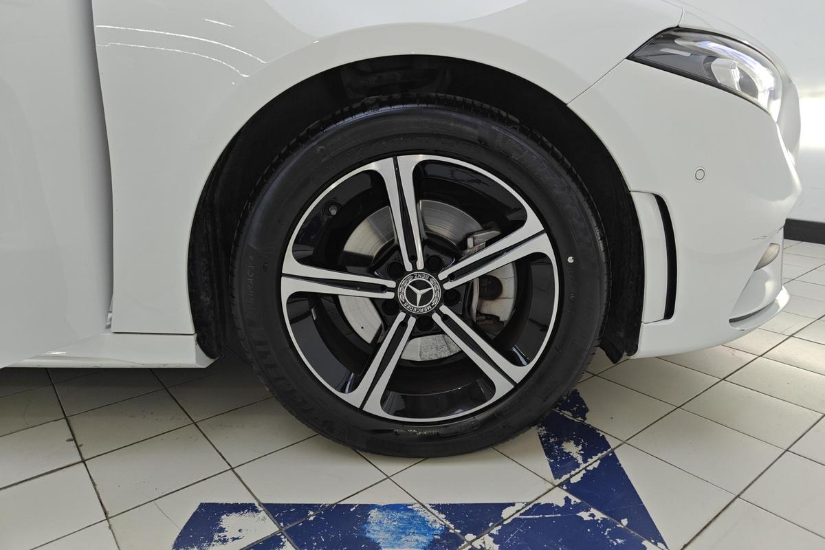 二手奔驰A级 2022款 二次改款 A 200 L 运动轿车时尚版图片5