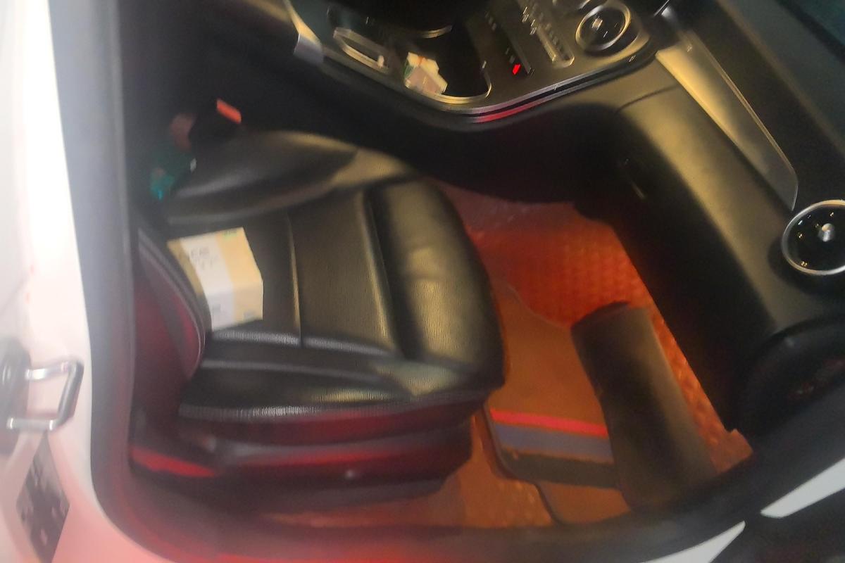 二手奔驰C级 2019款 C 180 L 时尚型运动版图片6