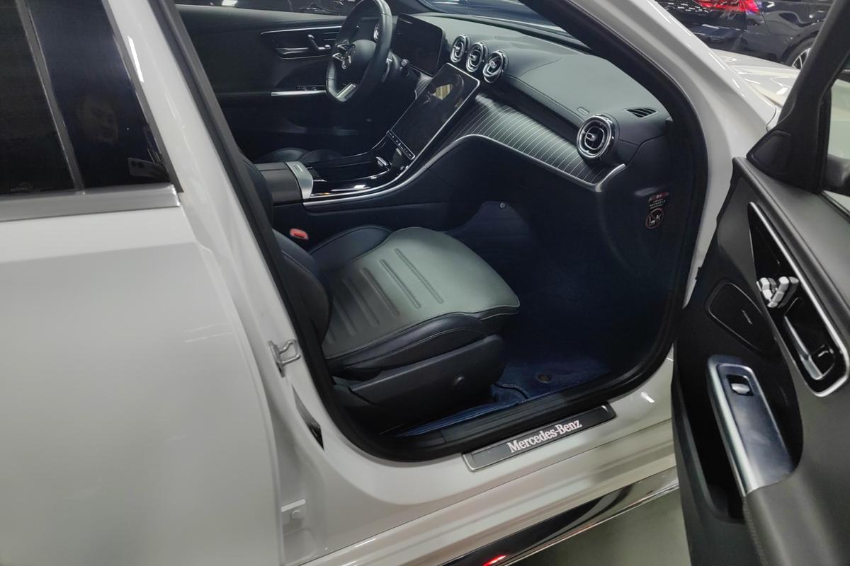 二手奔驰C级 2023款 C 260 L 运动版图片6