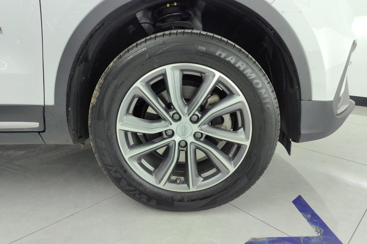 二手博越 2020款 1.8TD DCT两驱智联型4G互联版图片5