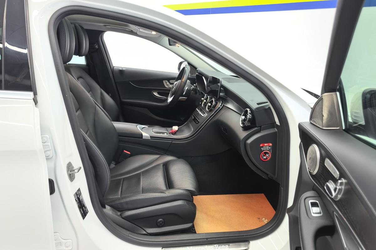 二手奔驰C级 2021款 C 260 L 运动版图片6