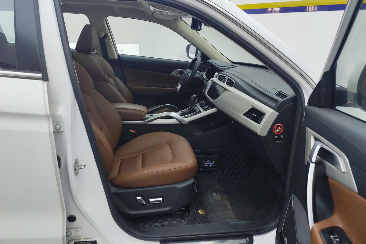 二手博越 2018款 1.8TD 自动两驱智尊型4G互联版图片6