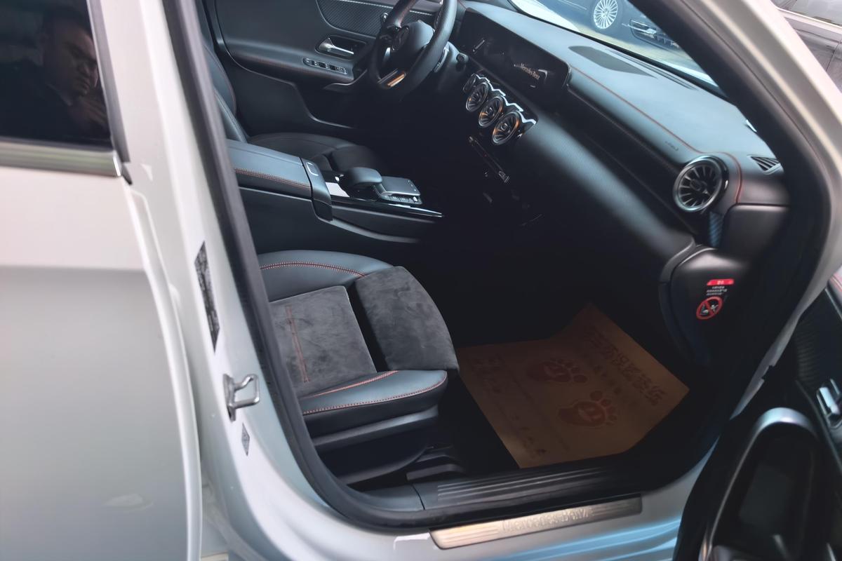 二手奔驰A级 2023款 A 200 L 运动轿车时尚版图片6