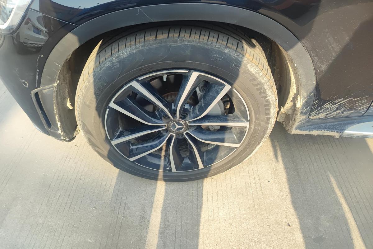 二手奔驰GLC 2020款 GLC 300 L 4MATIC 动感型图片5