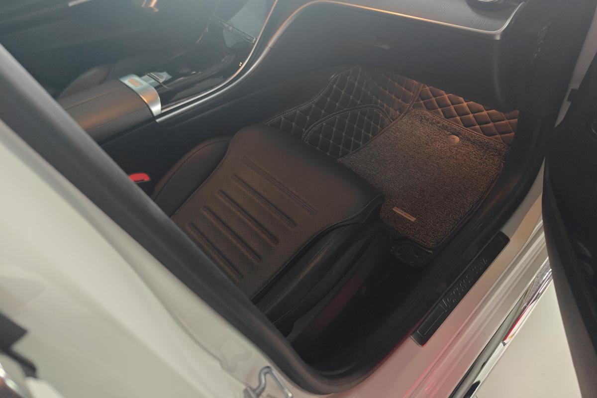 二手奔驰C级 2022款 改款 C 200 L 运动版图片6