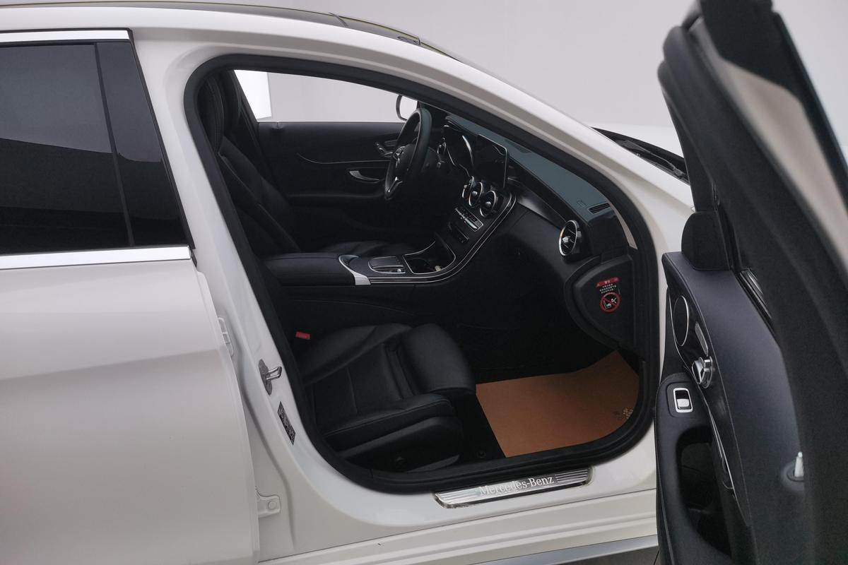 二手奔驰C级 2019款 C 260 L 运动版图片6
