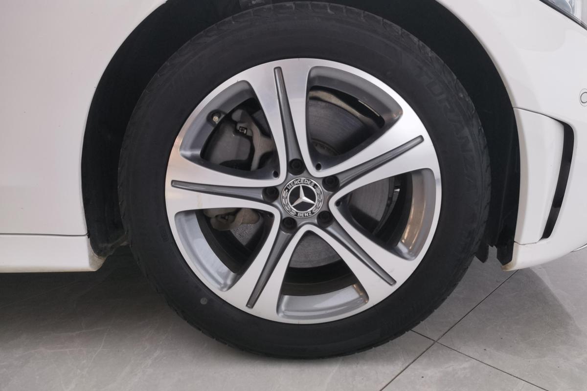 二手奔驰C级 2019款 C 260 L 运动版图片5