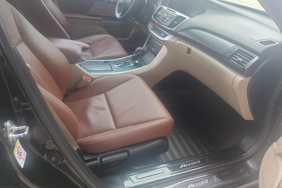 二手雅阁 2015款 2.0L LX 舒适版图片6