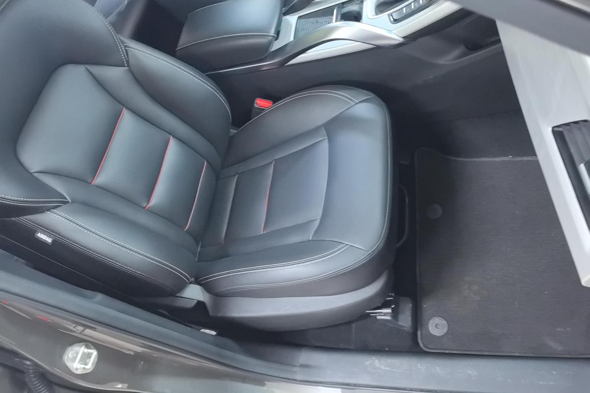 二手博越 2018款 1.8TD 自动两驱智联型4G互联版图片6