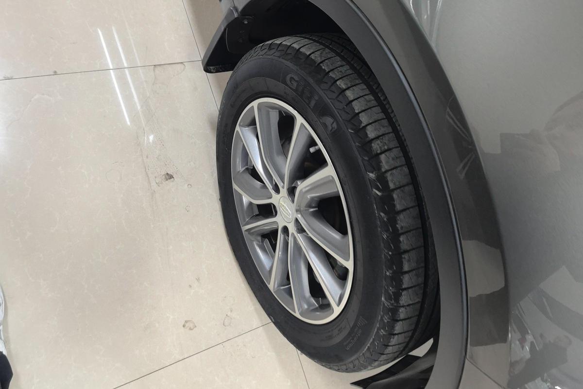 二手博越 2018款 1.8TD 自动两驱智联型4G互联版图片5