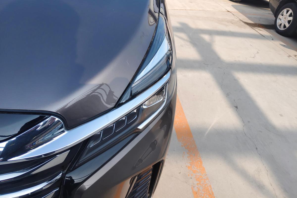 二手别克GL8 2022款 改款 陆上公务舱 2.0T 智享型图片2