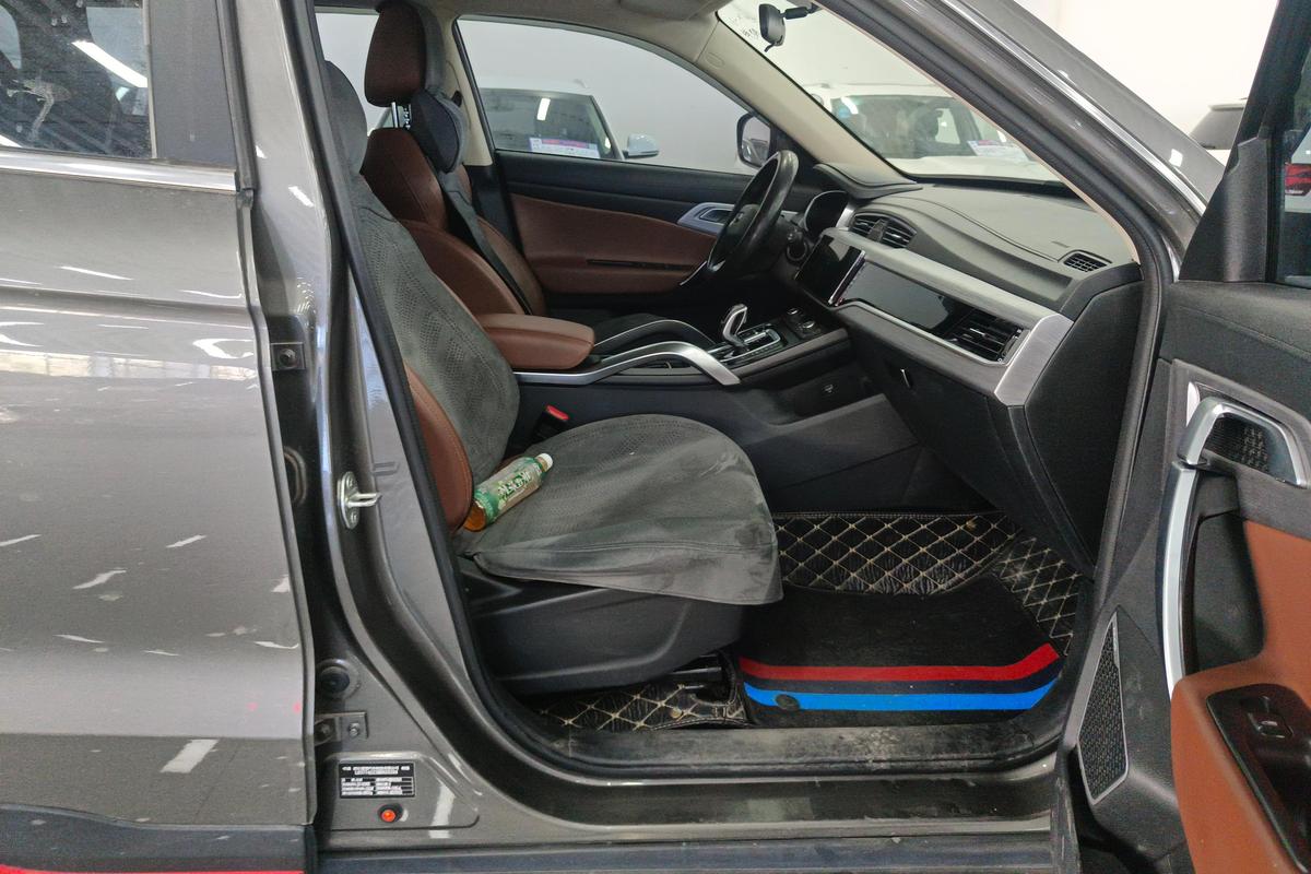 二手博越 2021款 1.8TD DCT两驱亚运版图片6