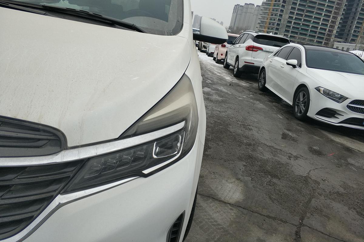 二手别克GL8 2021款 陆上公务舱 652T 舒适型图片2