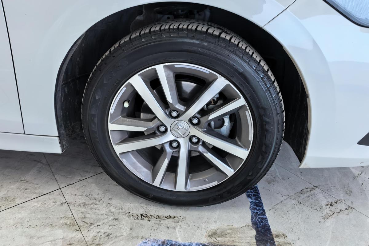 二手思域 2023款 240TURBO CVT劲势版图片5