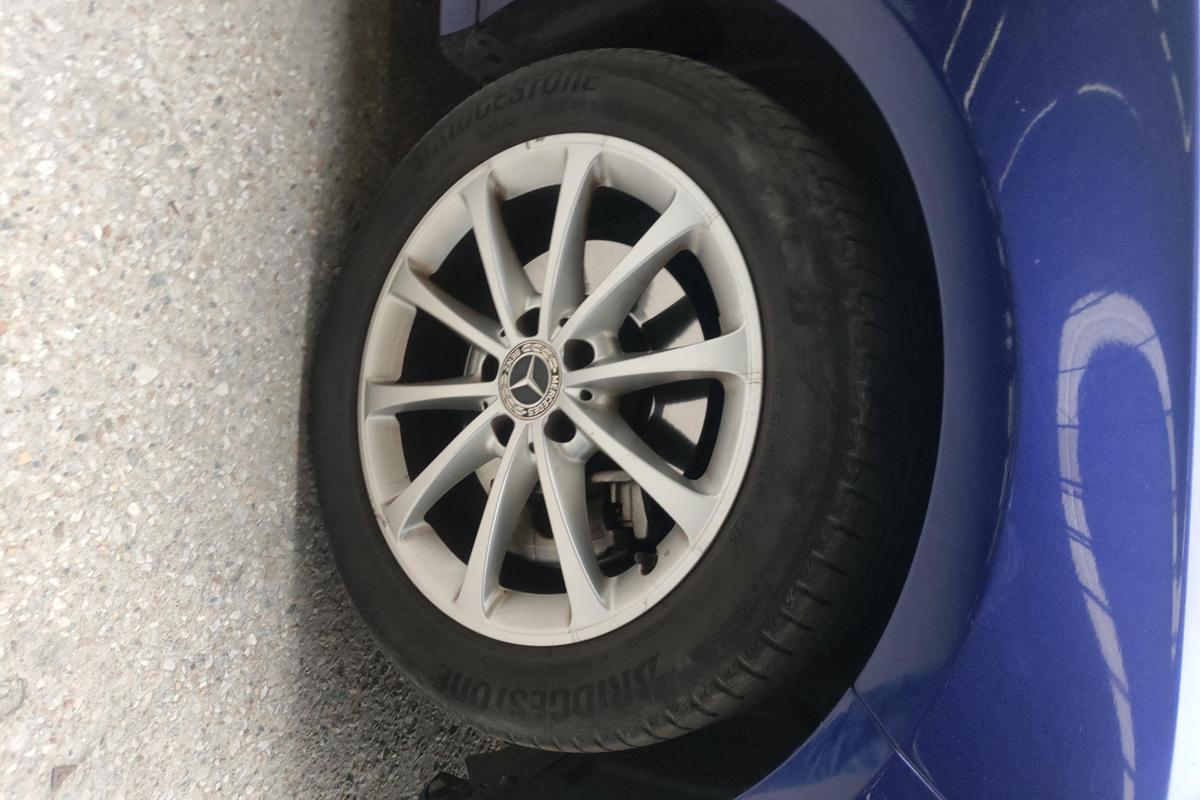 二手奔驰A级 2020款 改款 A 200 L 运动轿车时尚型图片5