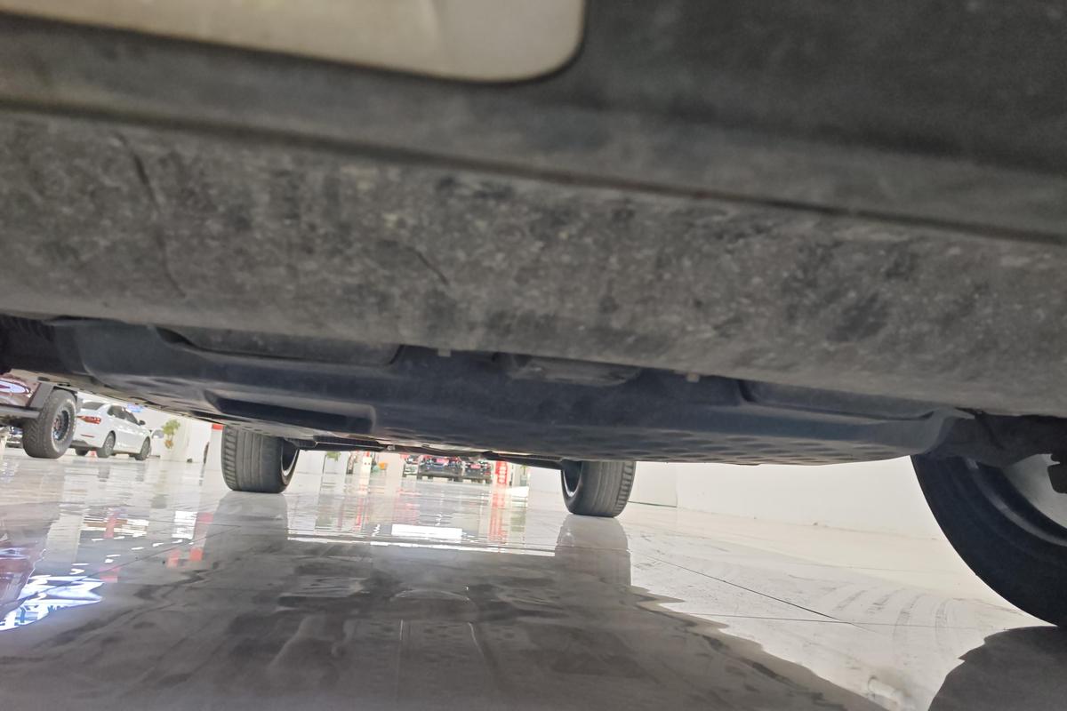 二手奔驰GLC 2019款 改款 GLC 300 L 4MATIC 动感型图片4