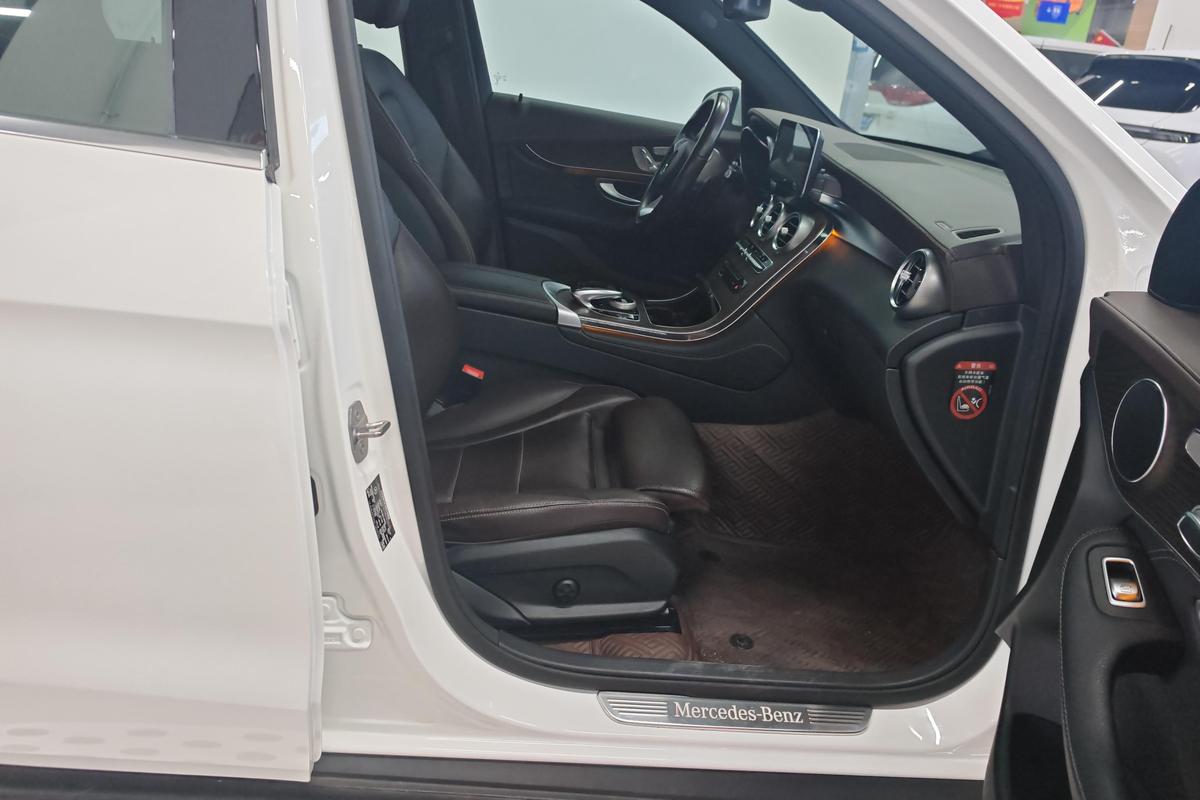 二手奔驰GLC 2019款 改款 GLC 300 L 4MATIC 动感型图片6