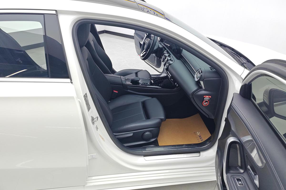 二手奔驰A级 2020款 二次改款 A 180 L 运动轿车图片6